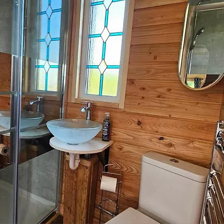 Wye Valley Cabin Upper Welson Экстерьер фото